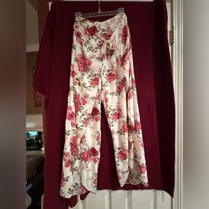 Women’s Loose Fitting Adjustable Pants